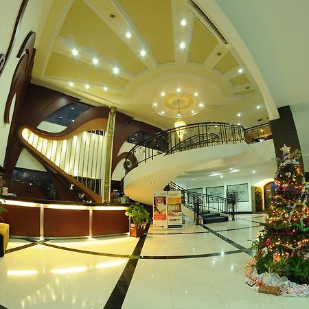 Hotel Swarna Dwipa Palembang Extérieur photo