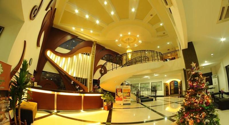 Hotel Swarna Dwipa Palembang Extérieur photo