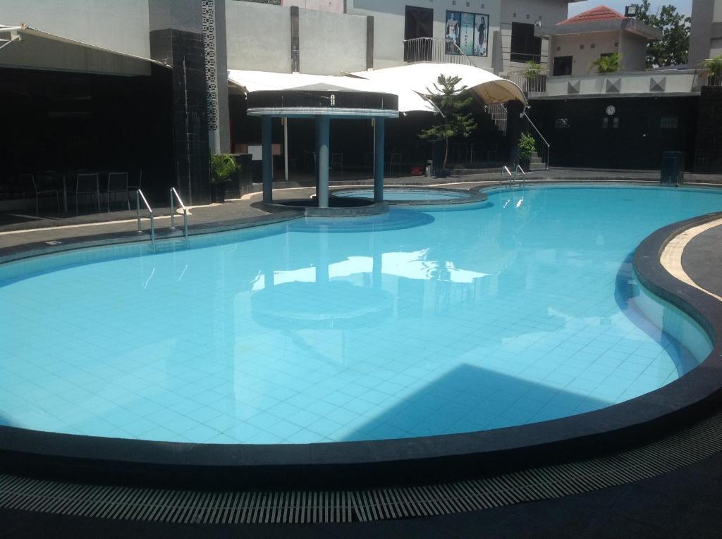 Hotel Swarna Dwipa Palembang Extérieur photo