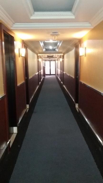 Hotel Swarna Dwipa Palembang Extérieur photo